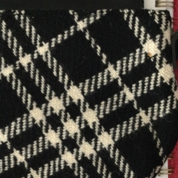 Authentic Burberry clutch - Picture 15 of 16